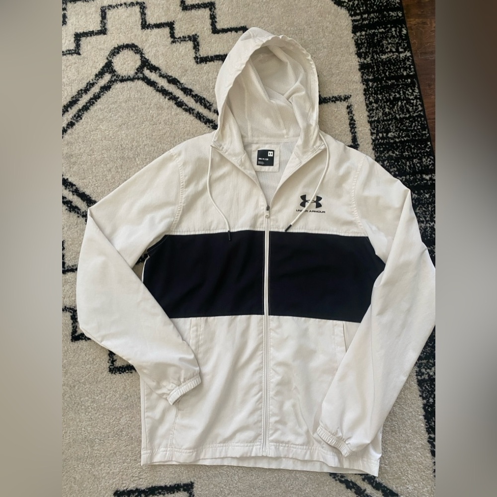 Men’s Under Armour Hooded Windbreaker Size Small